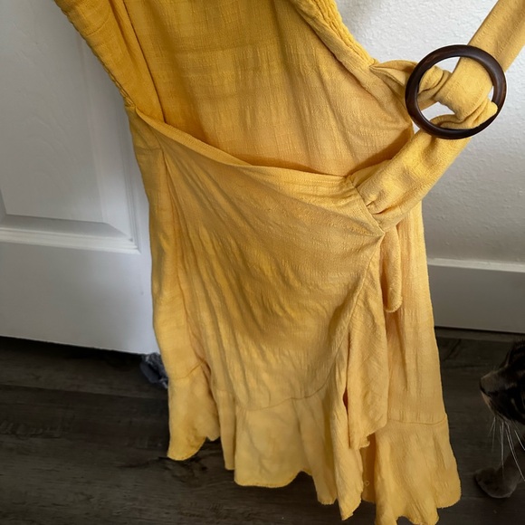Yellow American eagle wrap dress - Picture 2 of 3